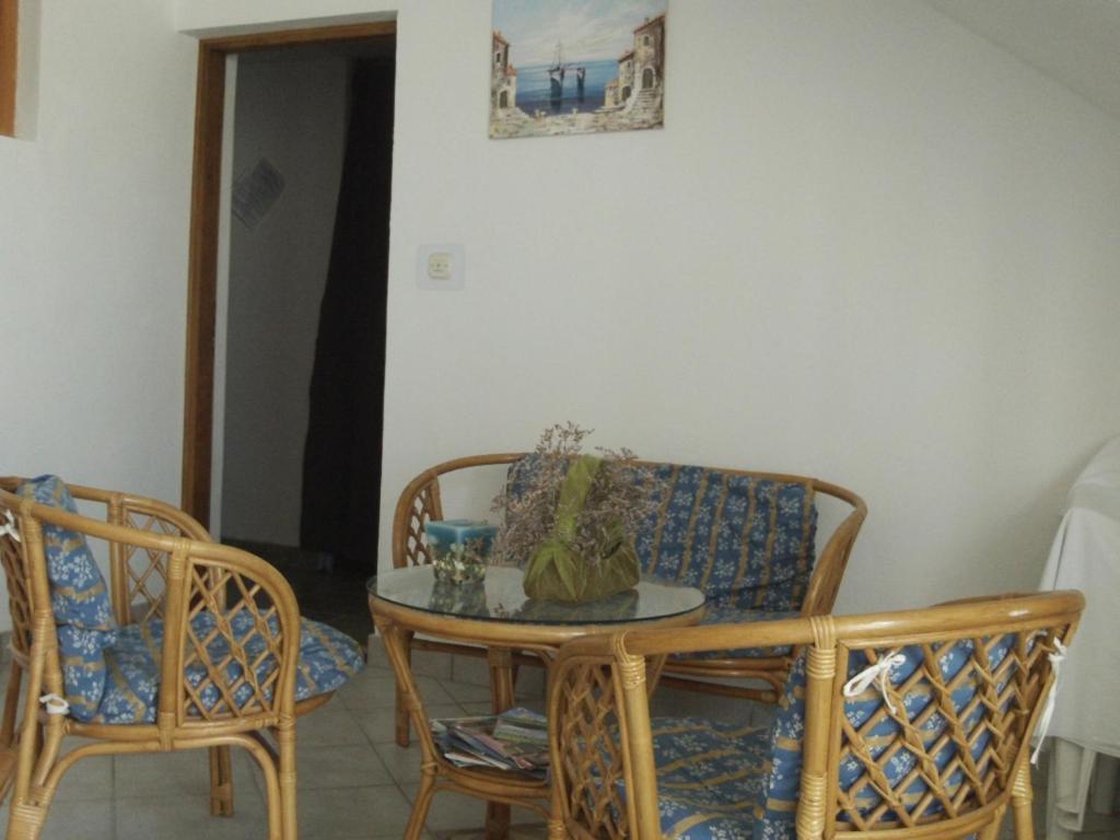 Apartment In Kustici With Balcony, Wifi, Washing Machine Экстерьер фото